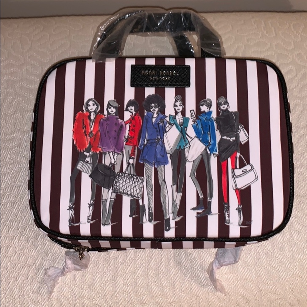 Henri Bendel Izak Girl toiletry hanging bag- NWT